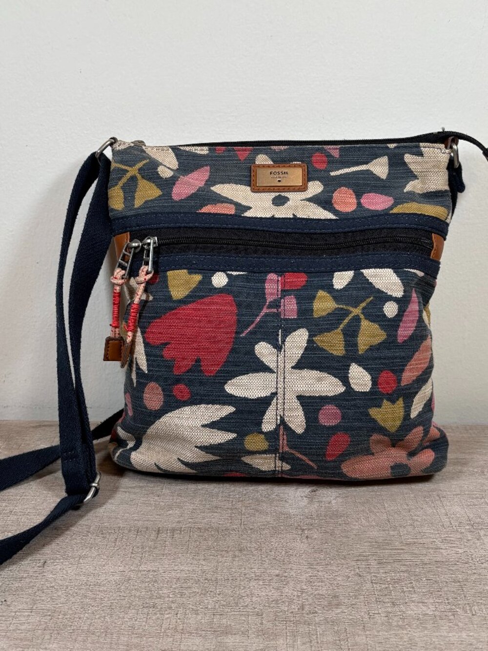 Fossil Blake Abstract Floral Crossbody Purse Bag Navy Red Canvas